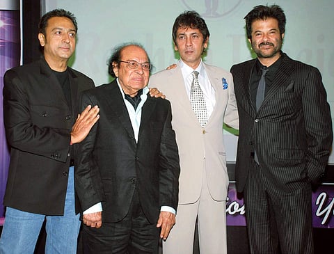 Bollywood actor Gulshan Grover (L), acting guru Roshan Taneja (second from left), Kumar Gaurav (second from right) and Anil Kapoor (right) at an event celebrating 45 years of Taneja acting school in Mumbai. (Photo | EPS)