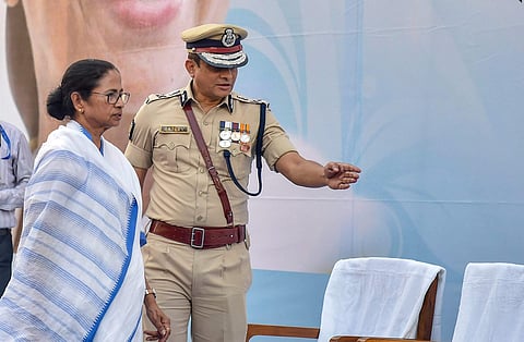 West Bengal CM Mamata Banerjee with Kolkata police commissioner Rajeev Kumar (Photo | PTI)