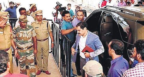 IPS officer Stephen Ravindra at Jagan’s residence in Tadepalli on Monday | Express