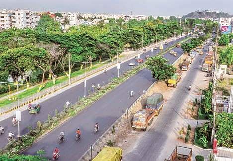 The national highway in Vijayawada looks empty on Saturday due to heat wave | prasant madugula