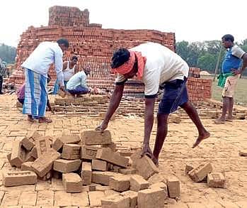 Post Fani, more Odiya labourers likely to migrate to Telangana, other states