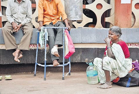 Patients waiting outisde Osmania Hospital after junior doctors protest against TRS leadear KT Rama Rao’s assurances of training and certification. Image used for representational purposes. (Photo | R Satish Babu, EPS)
