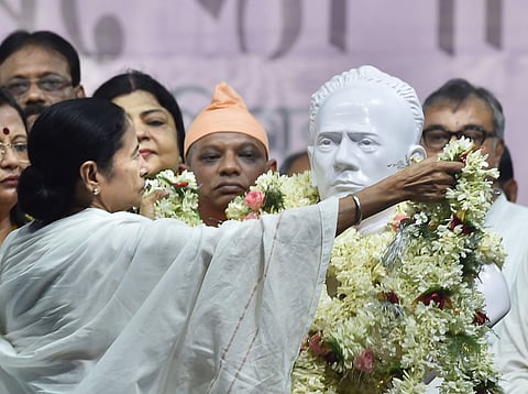 West Bengal Chief Minister Mamata Banerjee garlands the reinstalled bust of Ishwar Chandra Vidyasagar. (Photo| PTI)