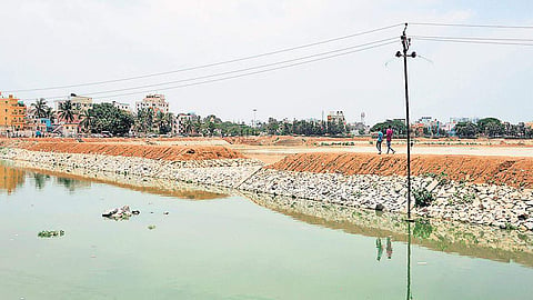 Sarakki lake.