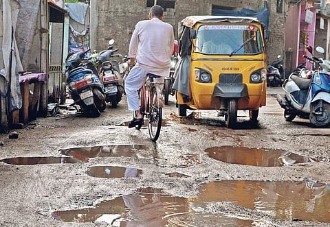 A pothole-ridden road at Sutahat