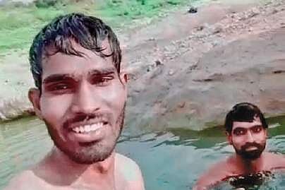 Narsimhulu and Prashanth in the lake before the former drowned on Tuesday (Photo| EPS)