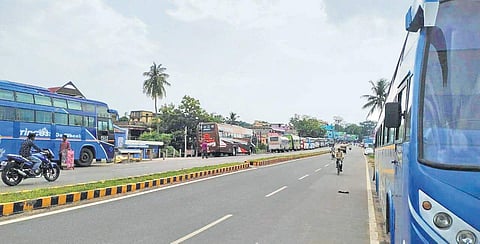 Buses parked on both sides of the road from Satyasai Chowk to Daragadehi Golei | Express