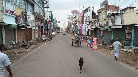 Traders in Mayiladuthurai observe a shutdown. (Photo | EPS)