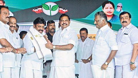 AMMK functionaries rejoin the AIADMK in the presence of CM Edappadi K Palaniswami and Deputy CM O Panneer- selvam in Tenkasi | V KARTHIKALAGU