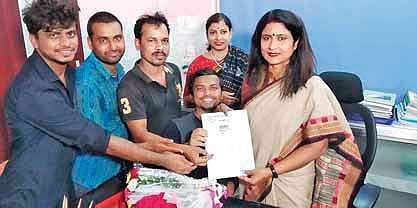 Commissioner for Persons with Disabilities Sulochana Das with delegation of physically challenged players(Photo |EPS)