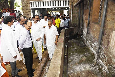 Health Minister Alla Kali Krishna Srinivas, along with Tourism Minister Muttamsetti Srinivasa Rao, inspects facilities at the KGH in Vizag on Saturday | G Satyanarayana