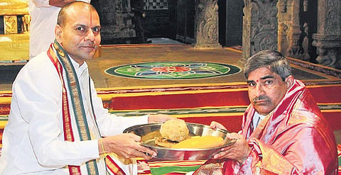 Andhra Pradesh Chief Secretary LV Subramanyam at Tirupati temple (Photo |EPS)