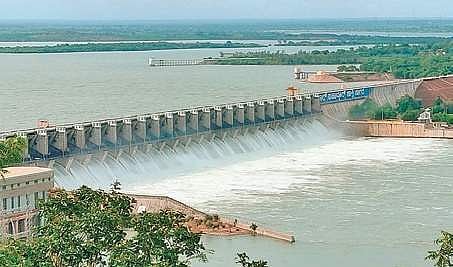 Almatti dam records 2.5 lakh cusecs inflow