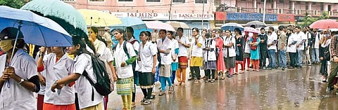 Junior doctors take out a rally at Osmania General Hospital to protest against NMC Bill in Hyderabad on Friday (Photo| EPS,Vinay Madapu)