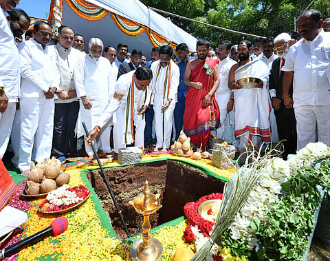 Chief Minister K Chandrasekhara Roa performing bhumi pooja for the construction of new Secretariat behind D block in Telangana secretariat. (File Photo | EPS)