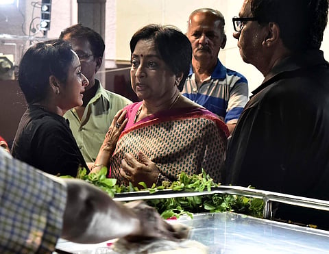 Actor Lakshmi pays tribute to Mrs YGP, in Chennai. (Photo | P Jawahar, EPS)