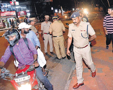 Cops led by Cantonment ACP D S Suneesh Babu checking vehicles near Raj Bhavan in Thiruvananthapuram in the wake of the statewide alert sounded by the Kerala Police on the heels of the Army’s warning of a terror attack | Vincent Pulickal