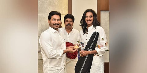 World Badminton Champion PV Sindhu with Chief Minister YS Jagan Mohan Reddy. (Photo | EPS)