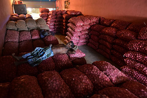 Onion prices are sky rocketing across the country (Jawahar P| EPS)