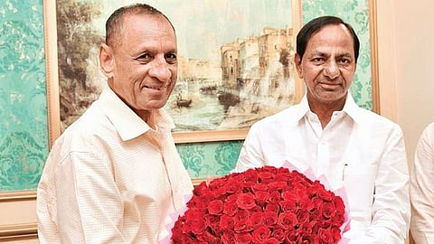 CM K Chandrasekhar Rao with Governor ESL Narasimhan at Raj Bhavan on Sunday | EXPRESS