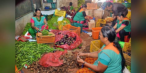 Vegetables being sorted and packed at the Horticorp stall in Palayam. (Photo | Vincent Pulickal, EPS)
