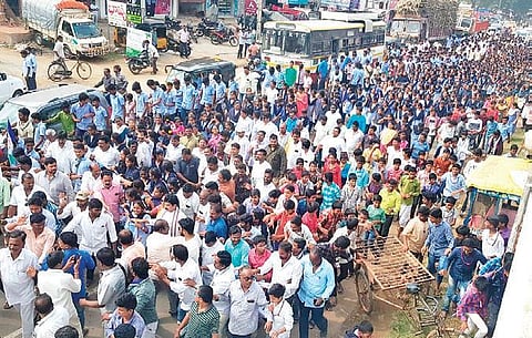 People take out a rally in Gajuwaka in support of Executive Capital in Visakhapatnam on Friday