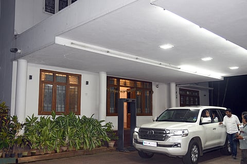 Former Karnataka CM Siddaramaiah vacates his 'Cauvery' residence on Wednesday. (Photo| Nagaraja Gadekal, EPS)