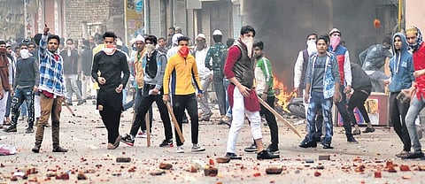 Protesters turn violent and throw brickbats during a rally in Muzaffarnagar, Uttar Pradesh (File Photo| PTI)