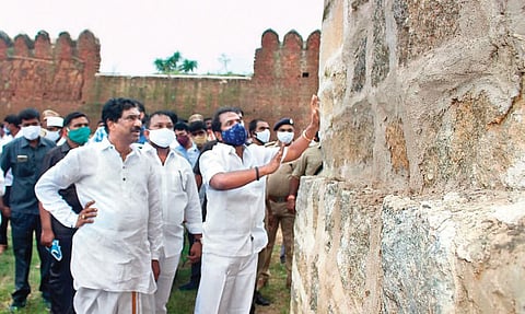 Tourism & Culture and Archaeology Minister V Srinivas Goud, along with public representatives and other officials concerned, inspects the Quilashapur fort in Jangaon district.