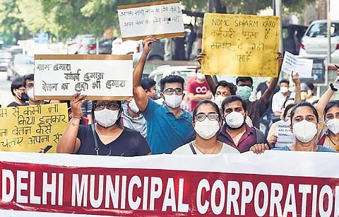 Doctors of Hindu Rao have now gone on a hunger strike regarding the salary issue. (File Photo)