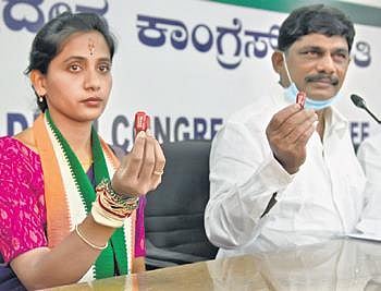Congress RR Nagar candidate H Kusuma with MP DK Suresh at the KPCC office in Bengaluru on Sunday | nagaraja gadekal