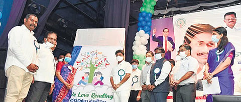 Education Minister Adimulapu Suresh launches ‘We love reading’ campaign at Venkateswara Vignana Mandiram in Guntur on Thursday. (Photo | EPS)