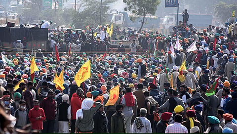 Farmers gathered at the Singhu border during their ongoing 'Delhi Chalo' protest against Centre's new farm laws, in New Delhi. (Photo | Parveen Negi, EPS)