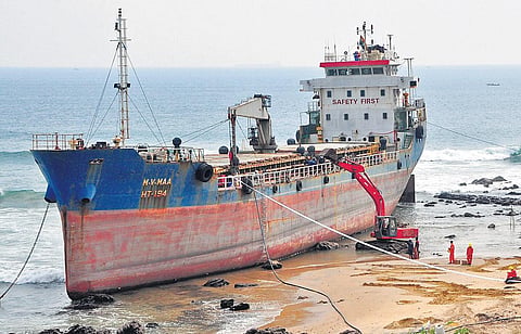 Agencies refute reports, say op to refloat ship going on