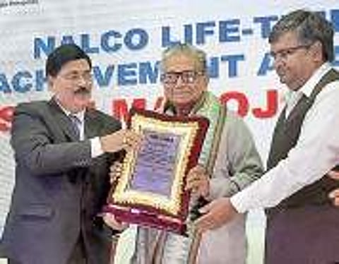 Manoj Das being presented Nalco Lifetime Achievement Award. (Photo | EPS)