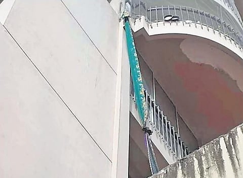 Kochi: Maid who fell from balcony of apartment complex dies