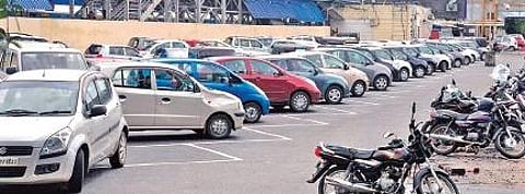 Central station gets new parking lot
