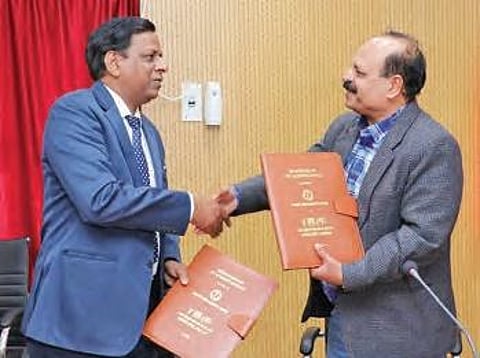 Vilas Tonapi, Director ICAR-IIMR, Hyderabad with Narendra Mohan, Director, National Sugar Institute, Kanpur