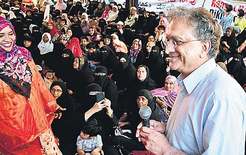 Historian Ramachandra Guha participates in a protest at Bilal Bagh on Tannery Road, in Bengaluru on Saturday | Shriram BN