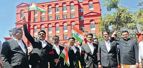Advocates protesting against lawyers appearing for the Kashmiri students at a court in Hubballi. (Photo | EPS)