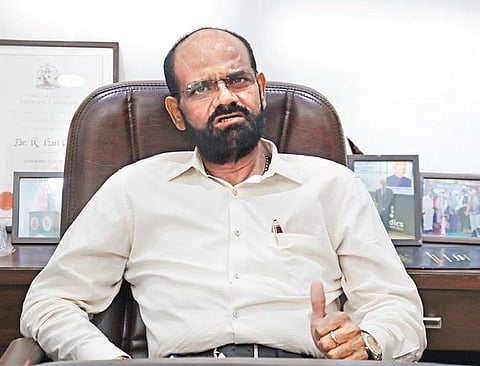 Dr K Hari Prasad speaks about his book titled “I’m possible” (Photo| EPS/Dilip Goud)