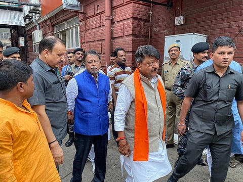 BJP leaders Vijayvargiya, Mukul Roy detained in Kolkata. (Photo| Twitter/@MukulR_Official)