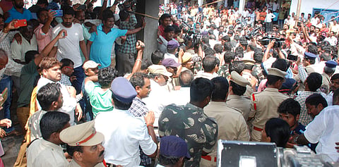 Maruthi Rao funeral procession at Miryalguda on Monday. (Photo| EPS)