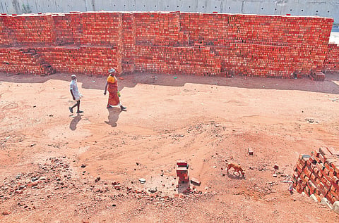 Brick kiln wearing a deserted look amidst lockdown at Chikkarayapuram| R Satish Babu