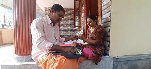 A couple roll beedis at their house in Kalladka near Mangaluru | EXPRESS