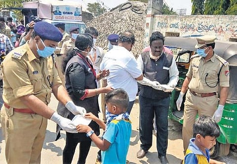 RPF distribute food packets to the poor (Photo | EPS)