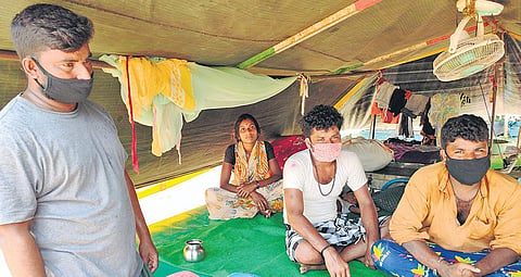or the past 80 days, 16 members of three families running a travelling funfair are stranded in Adoor in Delampady panchayat of Kasaragod. But they feel cared for in Adoor and feel it is risky to go home in Solapur in Maharashtra.