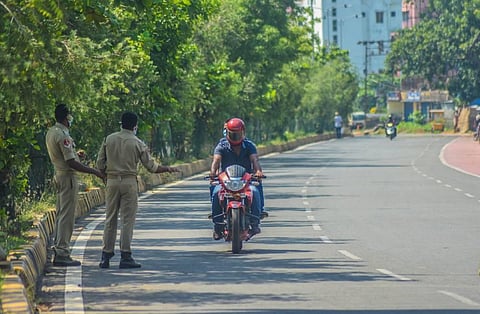Security personnel deployed during shutdown near Fire Station square in Bhubaneswar. (Photo | Biswanath Swain, EPS)
