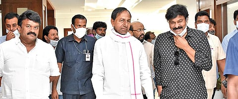 Chief Minister K Chandrasekhar Rao with Cinematography Minister Talasani Srinivas Yadav and actor Chiranjeevi at Pragathi Bhavan in Hyderabad. (File photo| EPS)