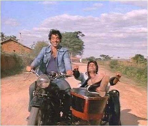 Dhamendra as Veeru and Amitabh Bachchan as Jai in 'Sholay' (Youtube Grab)